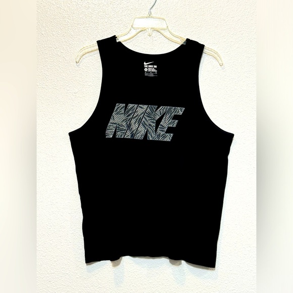 EUC - 3 Men’s Tanks - UA and Nike - size XL - Picture 8 of 10
